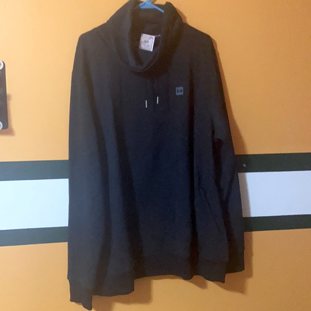 Under Armour sweater no hood